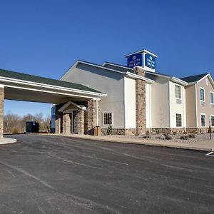 Cobblestone Hotel & Suites - Charlestown Exterior photo