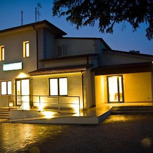 Hotel Main Street Cerasolo Exterior photo