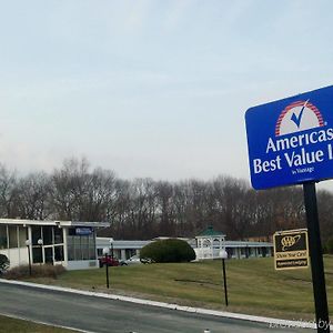 Americas Best Value Inn Smithtown/Long Island Exterior photo