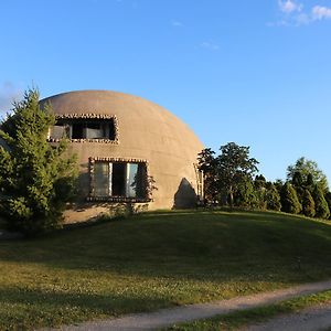 Thyme For Bed Dome Bed & Breakfast Lowell Exterior photo