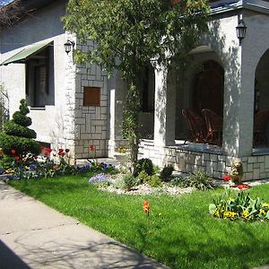 Domacinstvo Opavski Backi Petrovac Exterior photo