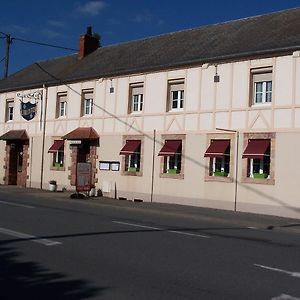 Le Lichou Hotel Vallon-en-Sully Exterior photo