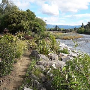 Absolute Riverside Turangi Exterior photo