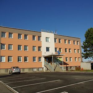 Hotel Hvezda Kromeriz Exterior photo