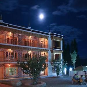 Hotel Lhalingkha Leh Exterior photo