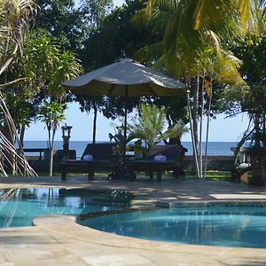 Bagus Beach Resort Lovina Buleleng  Exterior photo