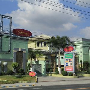 One Serenata Hotel Bacoor Exterior photo