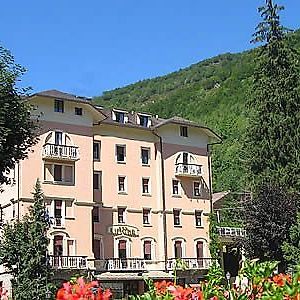 Limone Palace Aparthotel Limone Piemonte Exterior photo