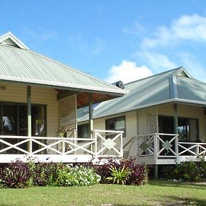 Paparei Beachfront Bungalows, Aitutaki Arutanga Exterior photo