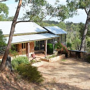 Trestrail Cottage Accommodation Clare Exterior photo