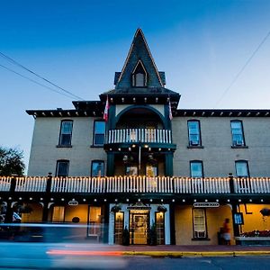 The Gananoque Inn & Spa Exterior photo