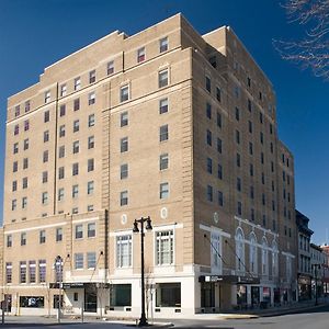 Grand Eastonian Hotel & Suites Easton Exterior photo