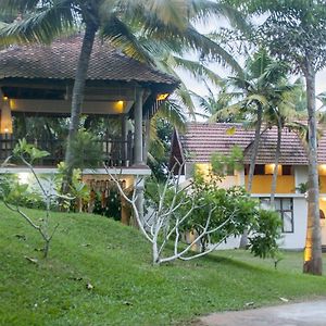 Over The Hill Poovar Exterior photo