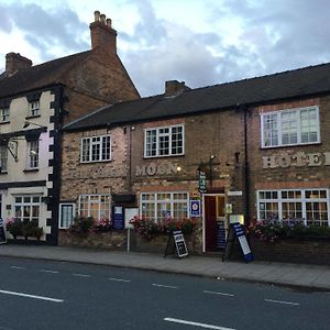 Half Moon Hotel Alford  Exterior photo