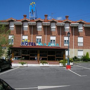 Hotel San Juan Revilla De Camargo Exterior photo