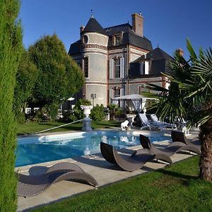 Chateau Du Mesnil Bed & Breakfast La Vieille-Lyre Exterior photo