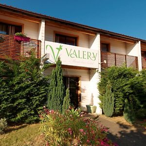 Hotel Valery Montelier Exterior photo