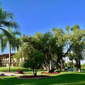 Lehigh Resort Club, A Vri Resort Lehigh Acres Exterior photo