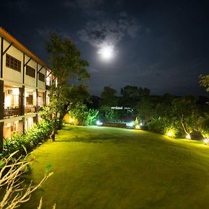 Starwell Garden Home Resort Wang Nam Khiao Exterior photo