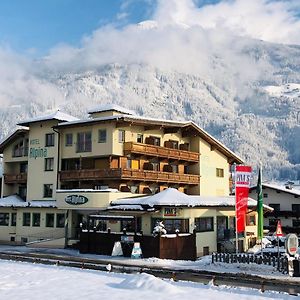 Hotel Alpina Ried im Zillertal Exterior photo