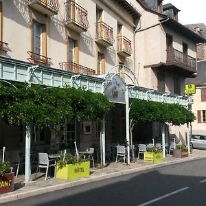 Hotel Restaurant Aux Armes D'Estaing Estaing  Exterior photo