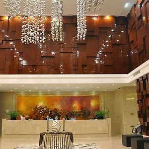 Intercity Hotel Baoji Interior photo