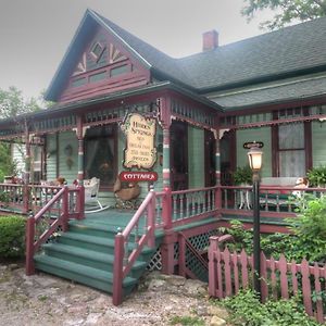 Hidden Springs Bed And Breakfast Eureka Springs Exterior photo