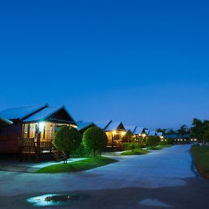 Suanpalm Healthy Resort Mukdahan Exterior photo