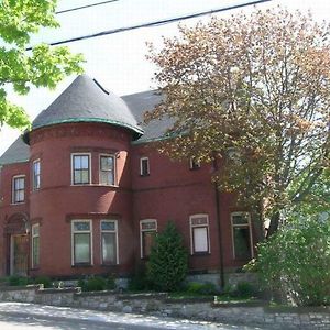 Chipman Hill Suites On Mecklenburg Saint John Exterior photo