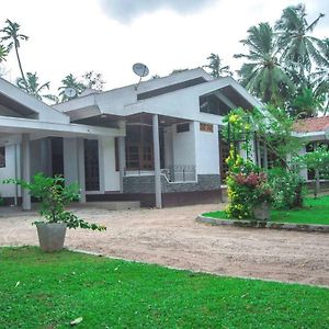 Country Breeze Villa Negombo Exterior photo