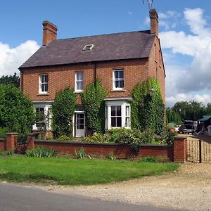 Winton House Bed & Breakfast Stratford-upon-Avon Exterior photo