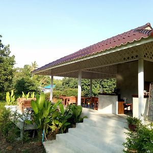 Baan Bua Cottage Ko Kut Exterior photo