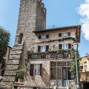 La Rosa Di Francesco Inn Valfabbrica Exterior photo