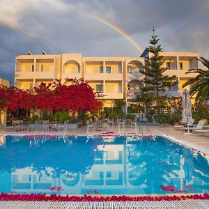 Kyparissia Beach Hotel Exterior photo