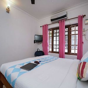 Oyo 18323 Home Splendid Stay Fort Kochi Beach Exterior photo