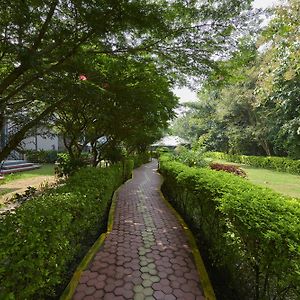 Acorn Hideaway Resort & Spa,Corbett Ramnagar  Exterior photo