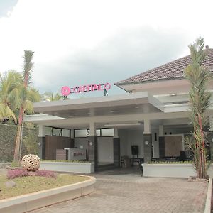 Capital O 459 Kuraya Residence Bandar Lampung Exterior photo