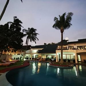 Residence Hoteliere Oceane Libreville Exterior photo