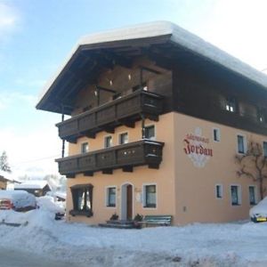 Pension Jordan Brixen im Thale Exterior photo