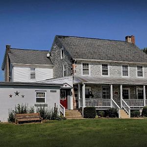 Hertzog Homestead Bed & Breakfast Ephrata Exterior photo