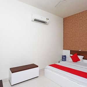 Oyo 17280 Hotel Relax Residency Hisar Exterior photo