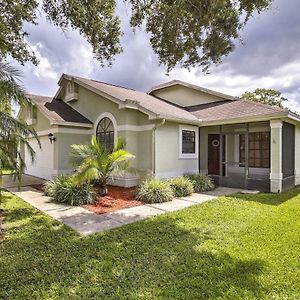 Lakefront Brandon Home With Patio And Screened Lanai! Exterior photo