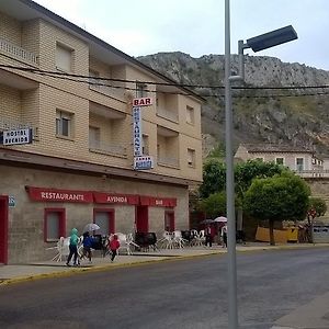 Hostal Restaurante Avenida Alhama De Aragon Exterior photo