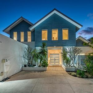 Burns Beach Bed And Shower Connolly Exterior photo