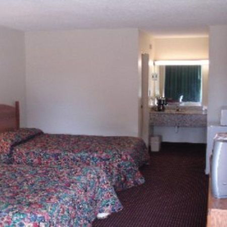 Americas Best Value Inn Macon Room photo