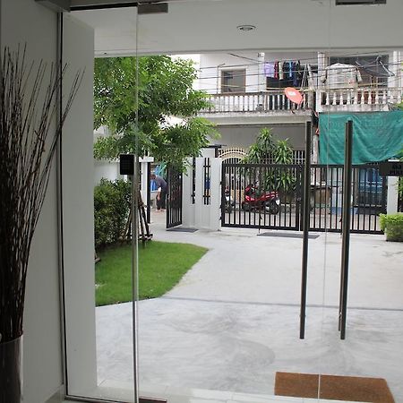 Utd Aries Hotel & Residence Bangkok Exterior photo