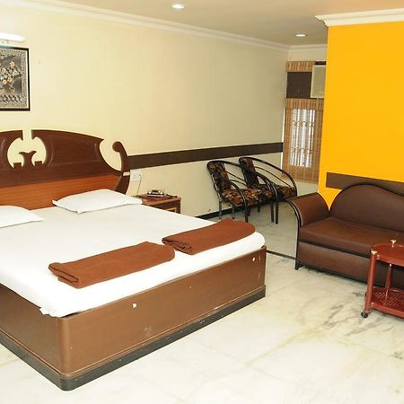 Hotel Sriji Residency Chennai Exterior photo