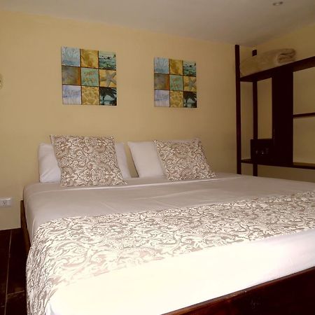 La Palapa Guest House Tamarindo Room photo