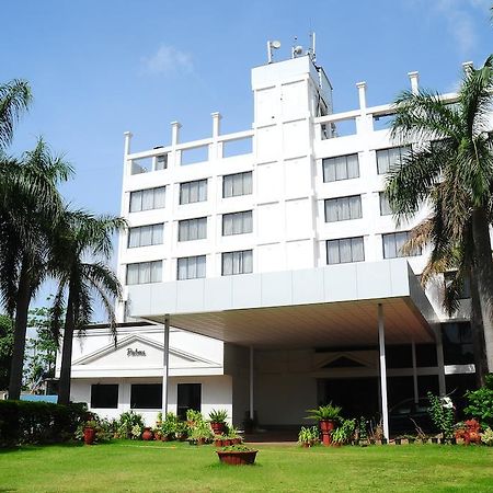 Quality Inn Regency, Nashik Exterior photo