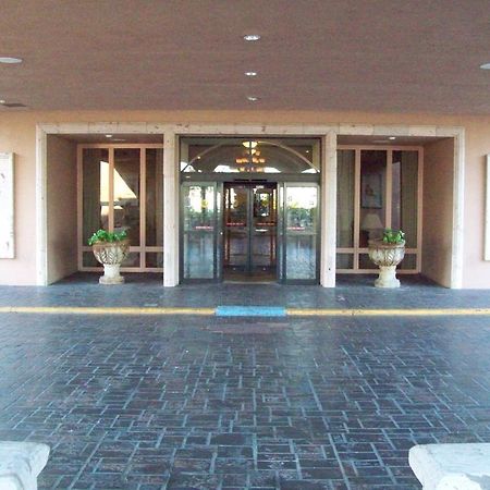 Regency Hotel & Conference Center Jackson Exterior photo